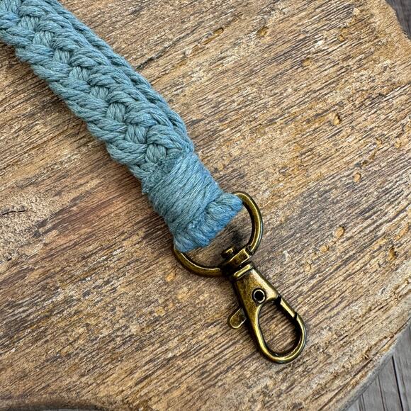 Aqua Blue Wristlet Purse Strap Macrame Pink Bag Charm Keychain Accessory NEW - Picture 3 of 3